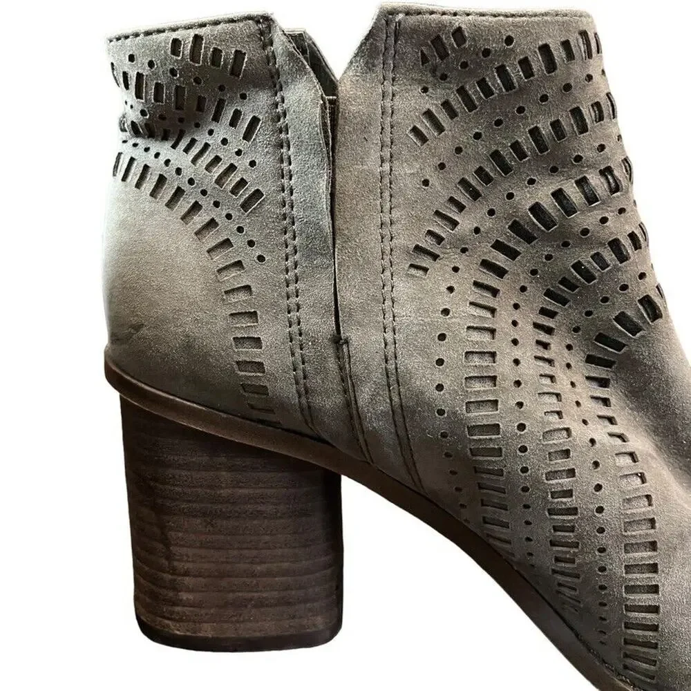 Vince Camuto good used